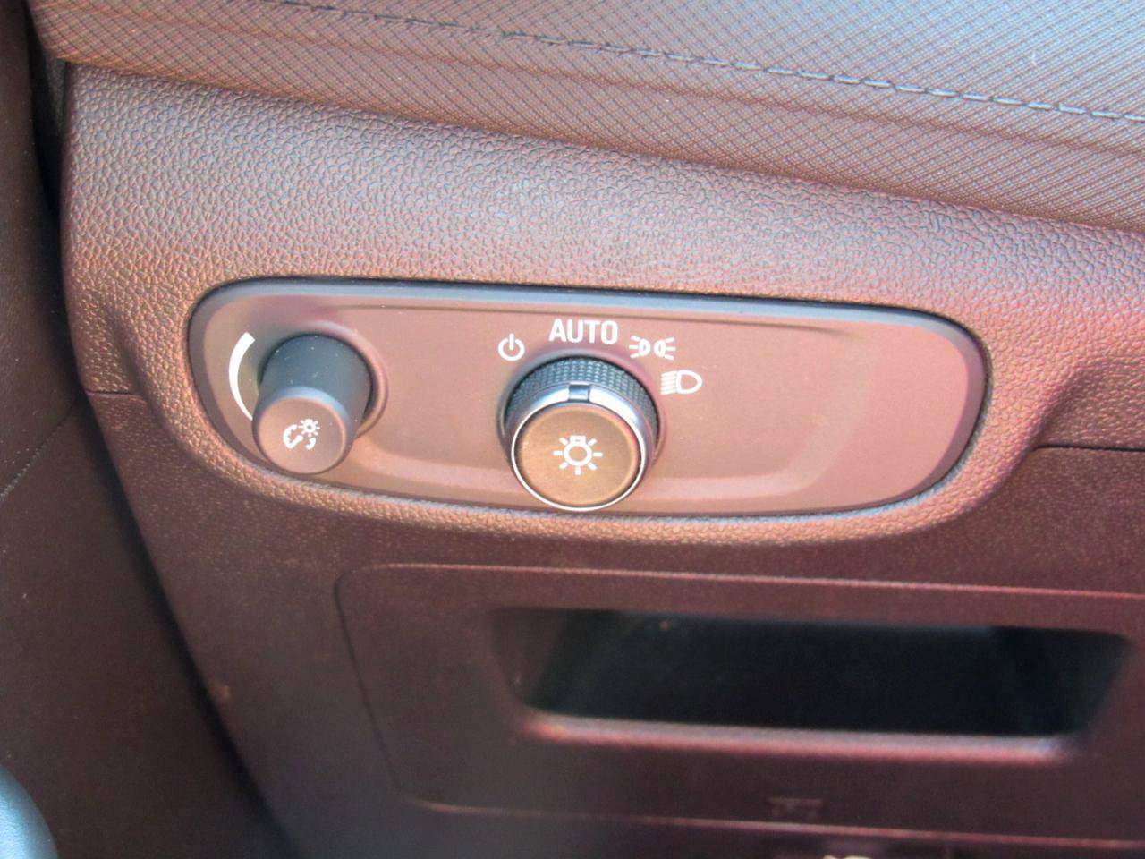 Used 2025 Chevrolet TrailBlazer LT AWD/4WD image 17