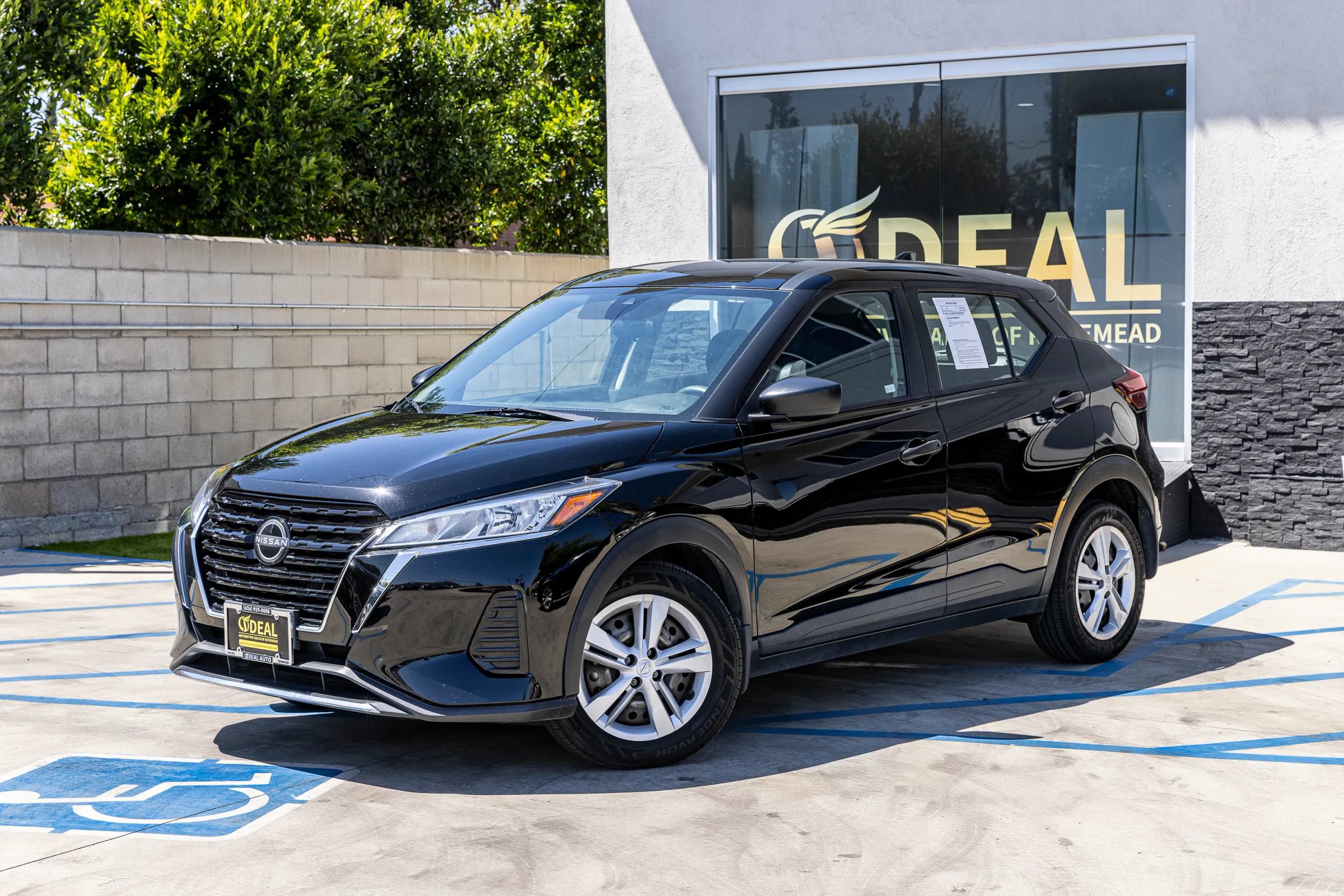 Used 2023 Nissan Kicks S FWD image 5