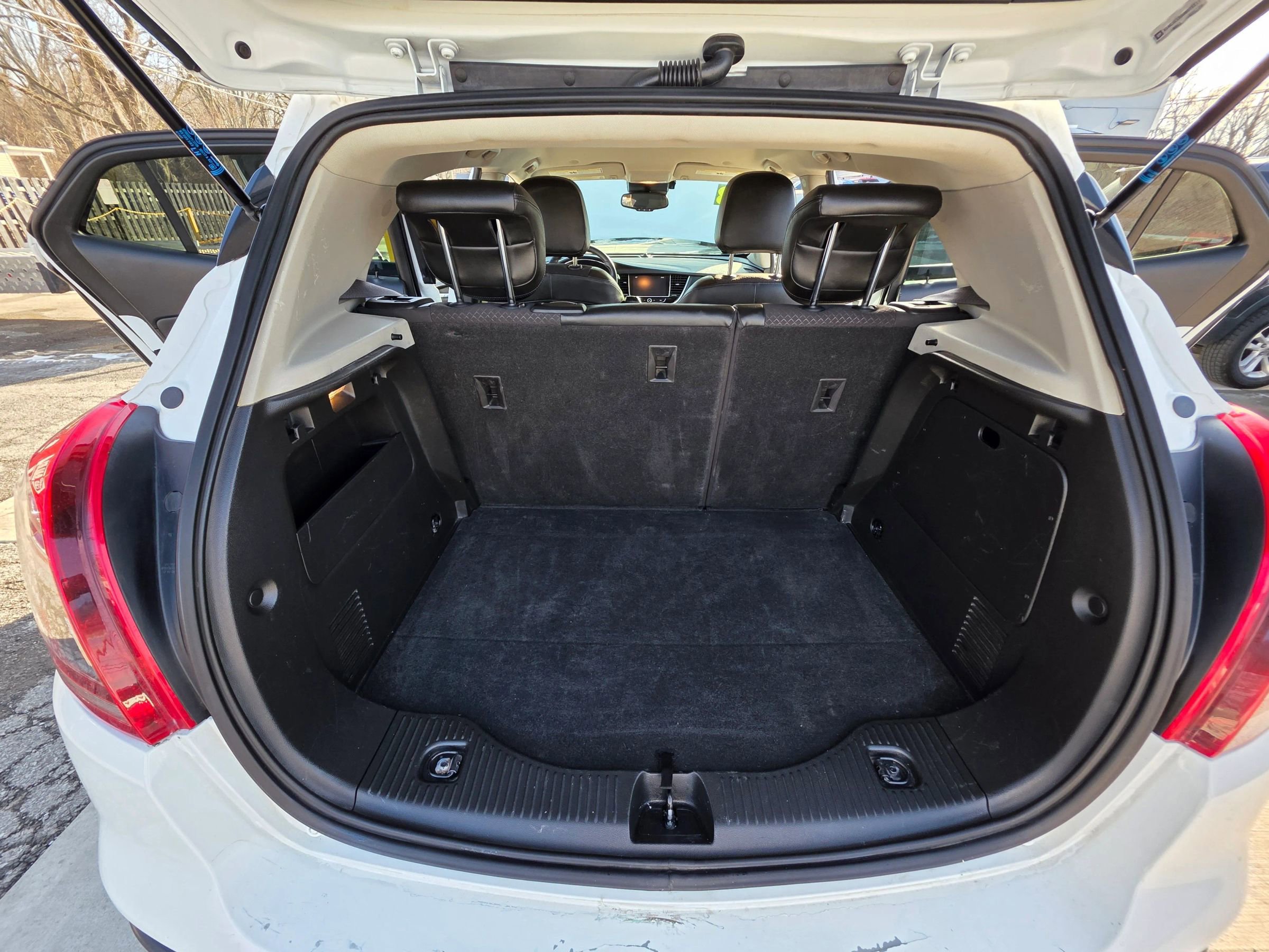 Used 2018 Buick Encore Preferred image 12