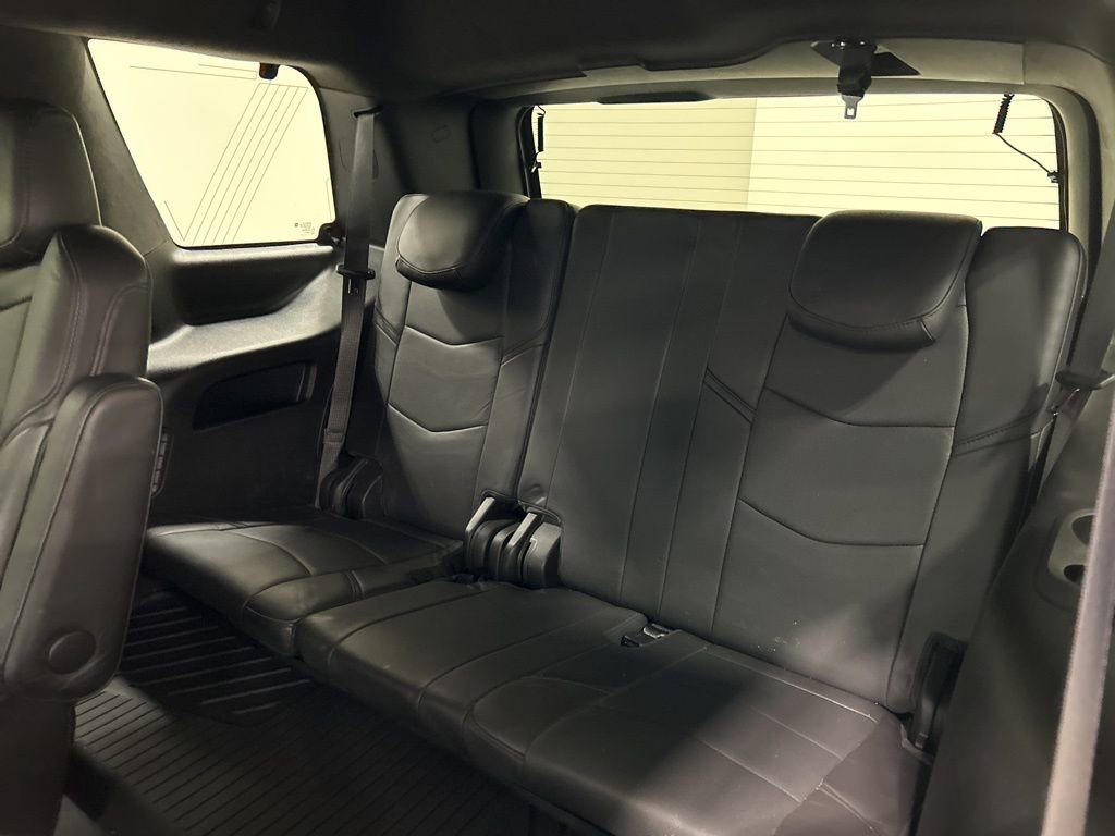Used 2020 Cadillac Escalade Platinum image 30