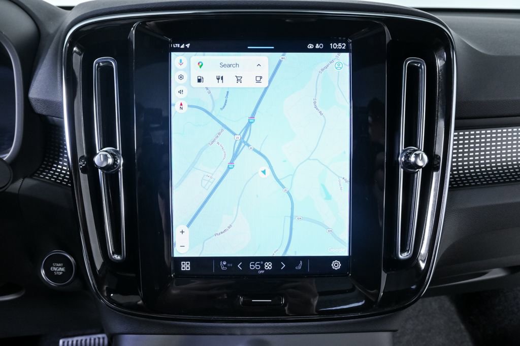 Certified 2025 Volvo XC40 B5 Plus image 16