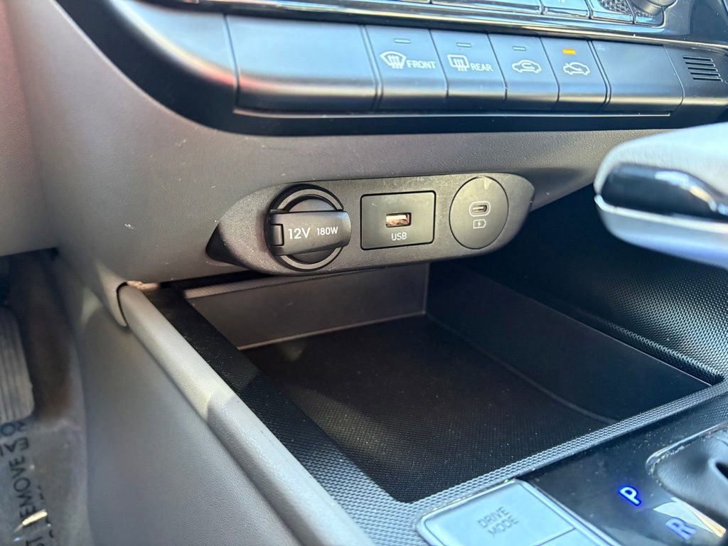 Used 2024 Hyundai Elantra SEL FWD image 25