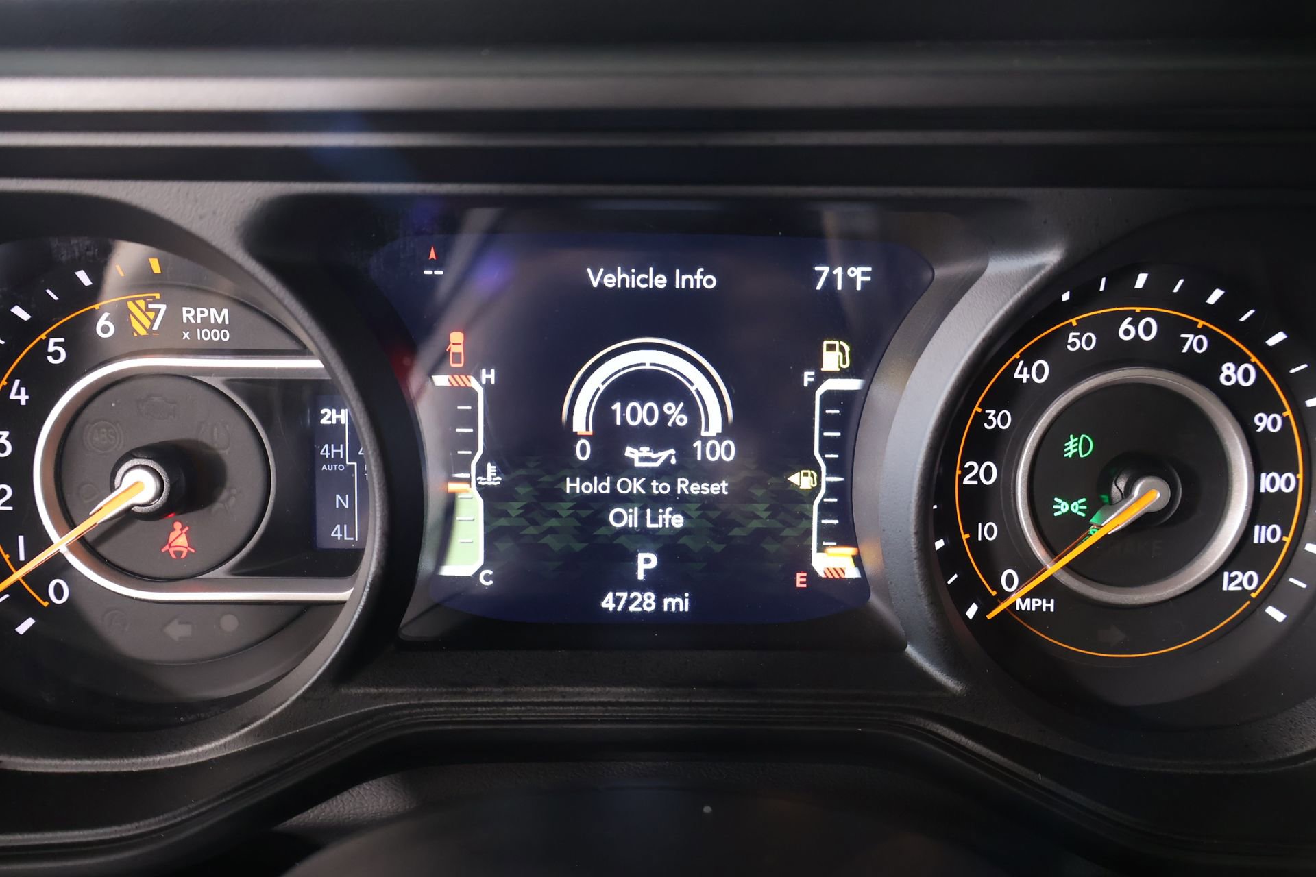 Used 2025 Jeep Gladiator Rubicon AWD/4WD image 4