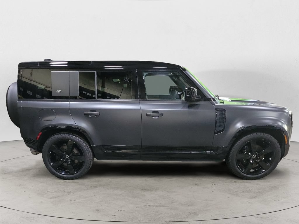 Used 2024 Land Rover Defender 110 V8 AWD/4WD image 6