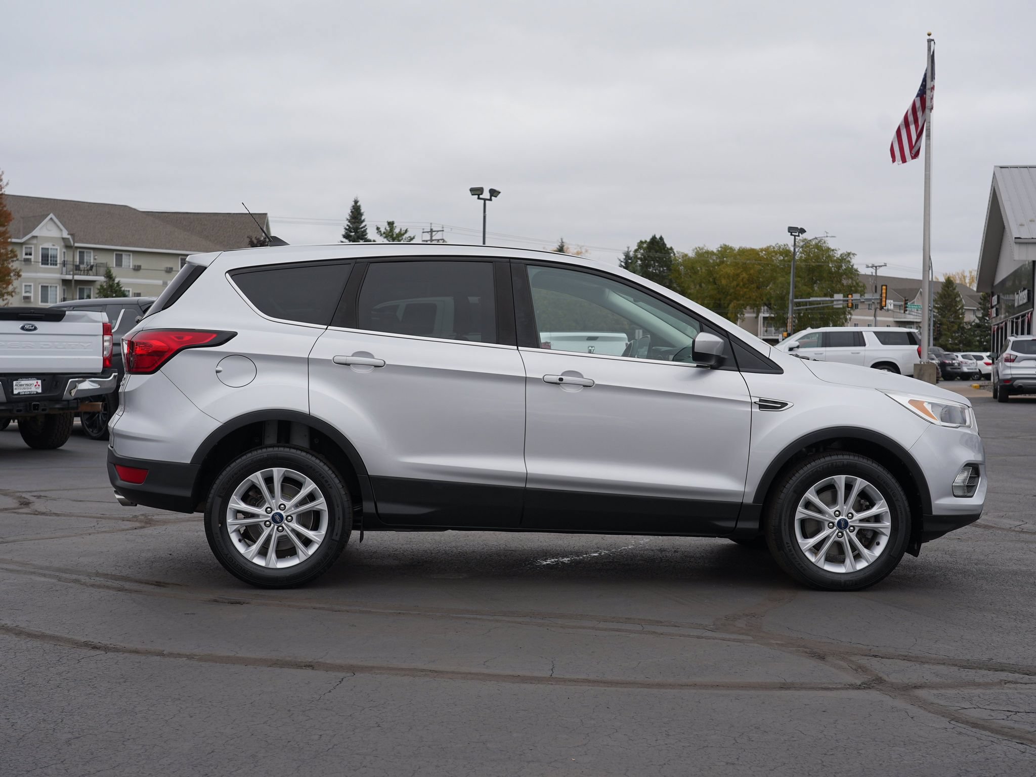 Used 2019 Ford Escape SE AWD/4WD image 2