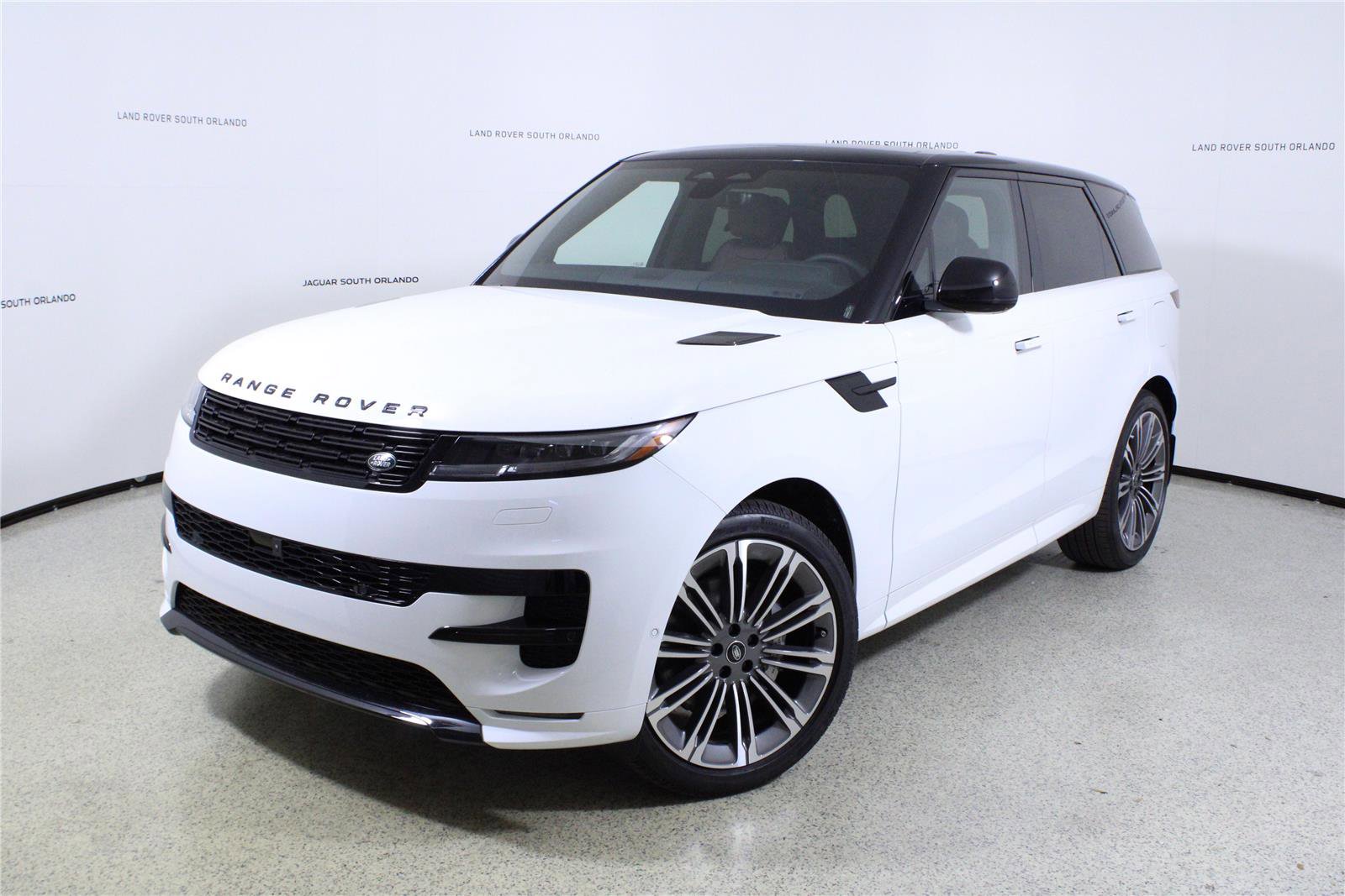 New 2025 Land Rover Range Rover Sport Dynamic SE
