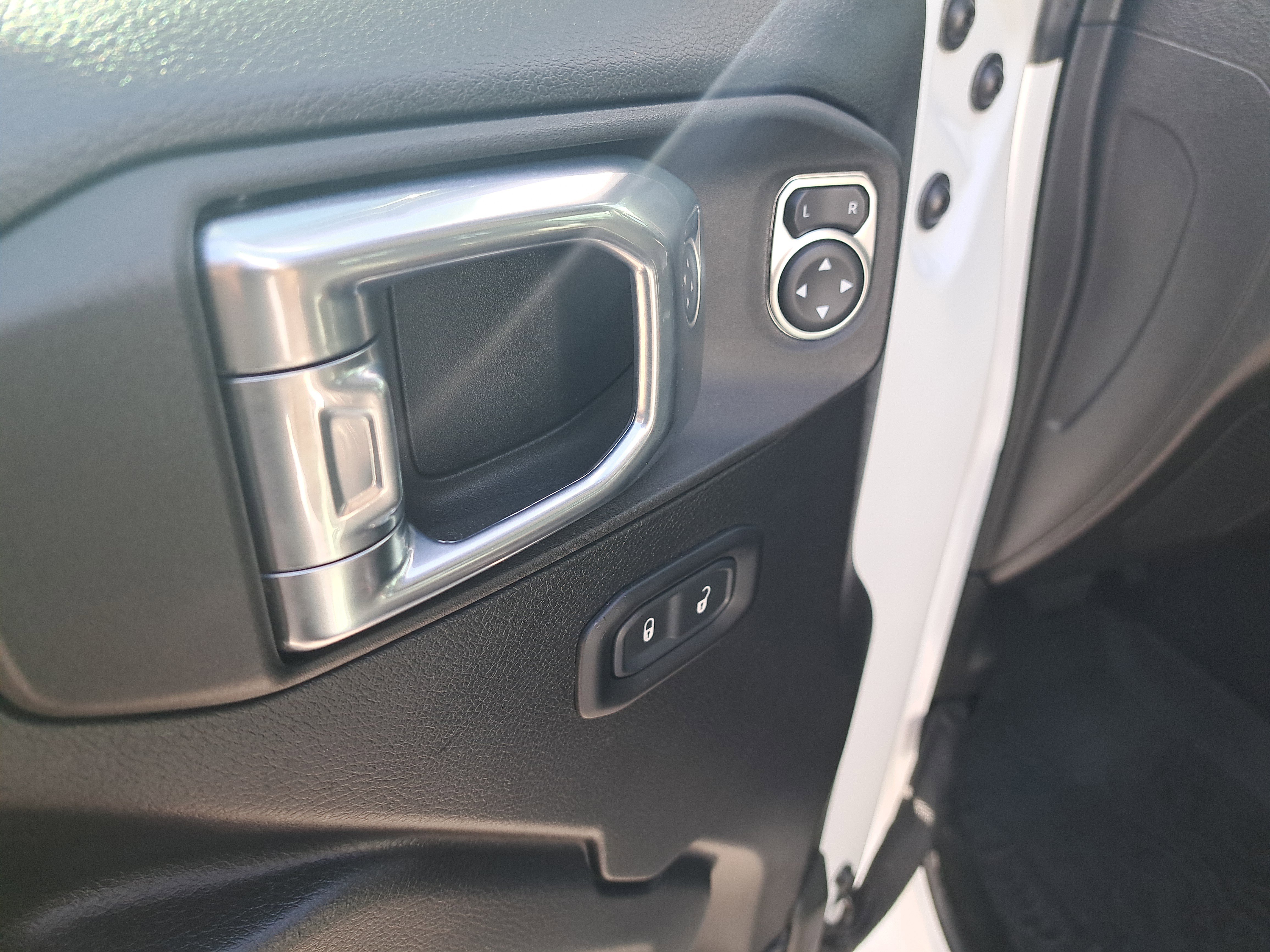 Used 2022 Jeep Gladiator Mojave w/ Trailer Tow Package image 14