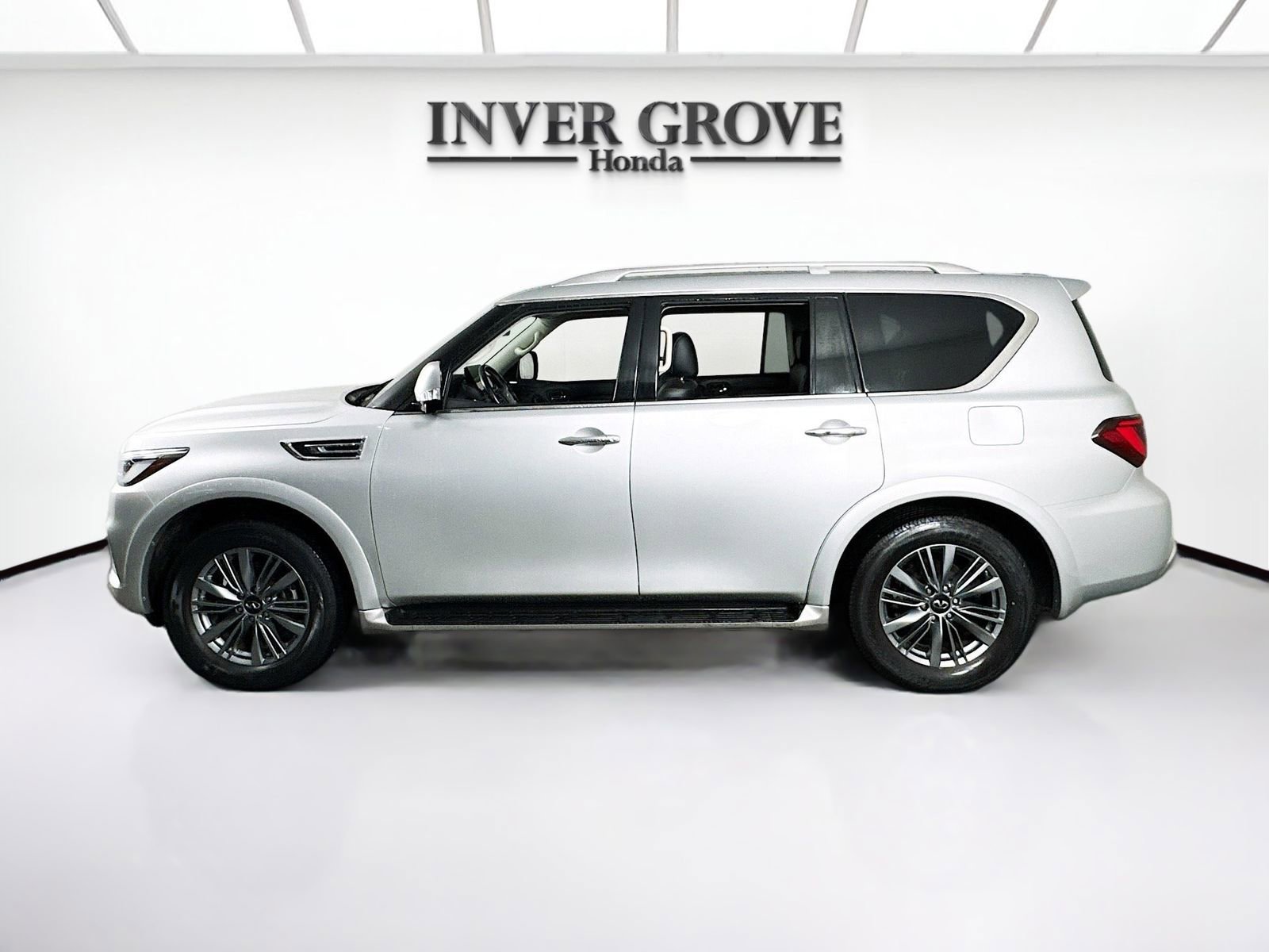 Used 2022 INFINITI QX80 Luxe image 8