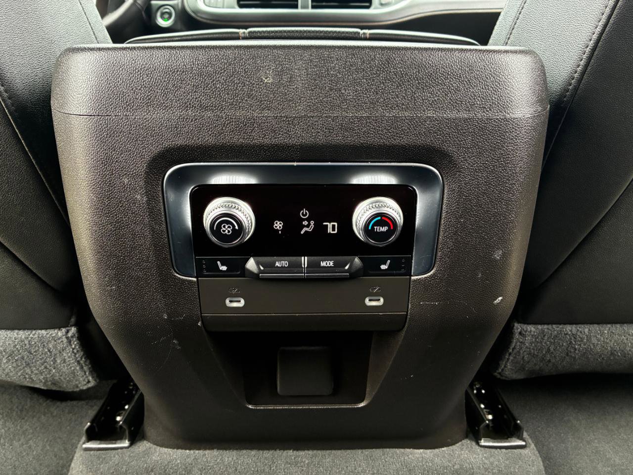 Used 2021 GMC Yukon XL AT4 image 30