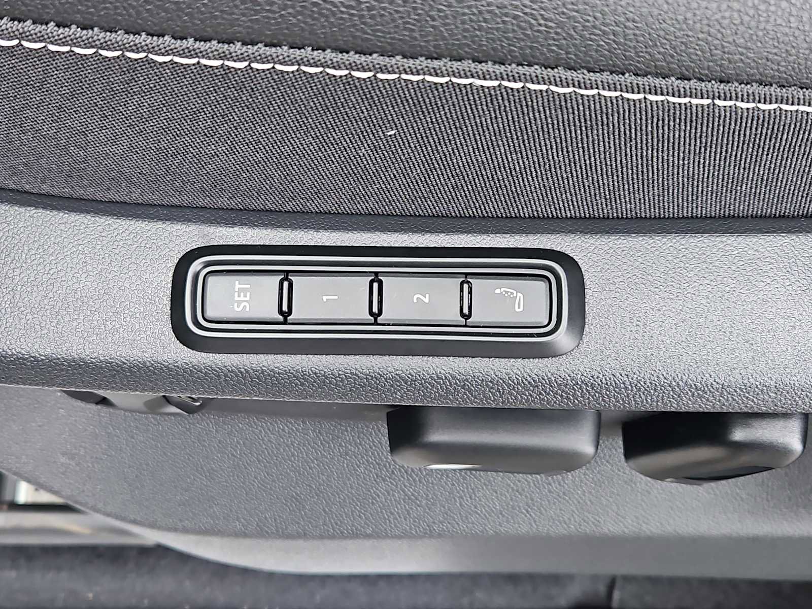 New 2026 Volkswagen Atlas SEL Premium R-Line image 8