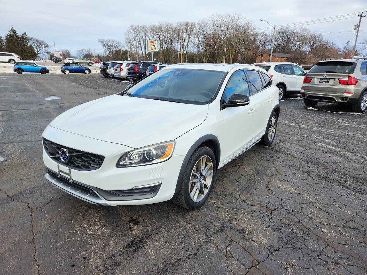 Used 2015 Volvo V60 T5 Cross Country Platinum w/ Climate Package image 2