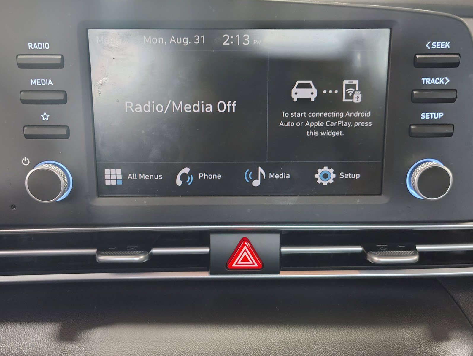 Certified 2025 Hyundai Elantra SE FWD image 10