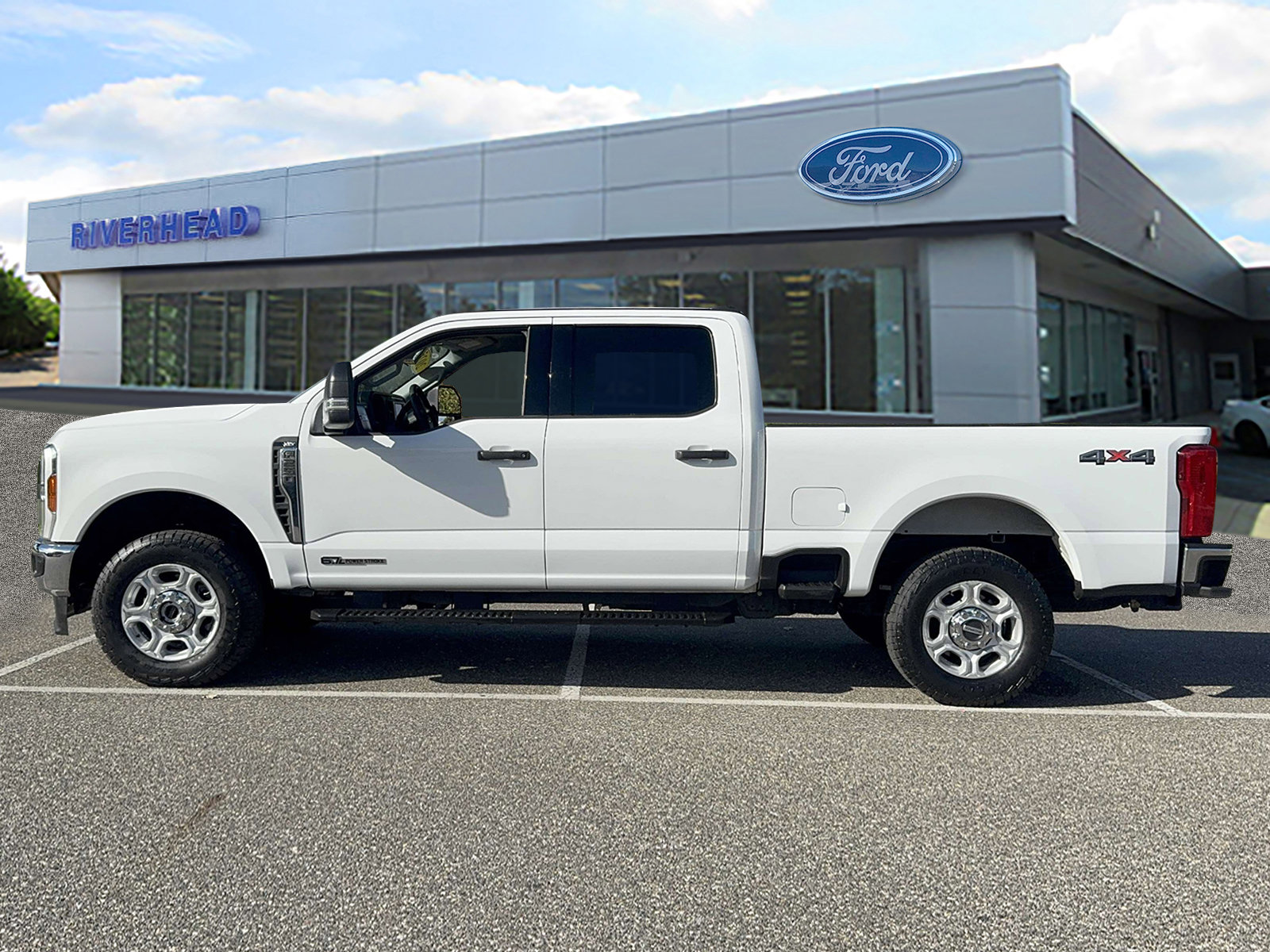 Used 2025 Ford F250 XLT image 3