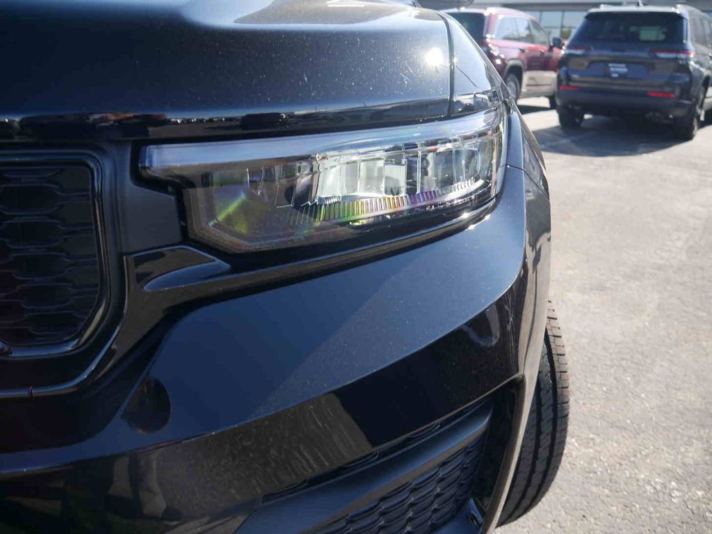 New 2025 Jeep Grand Cherokee Altitude image 25