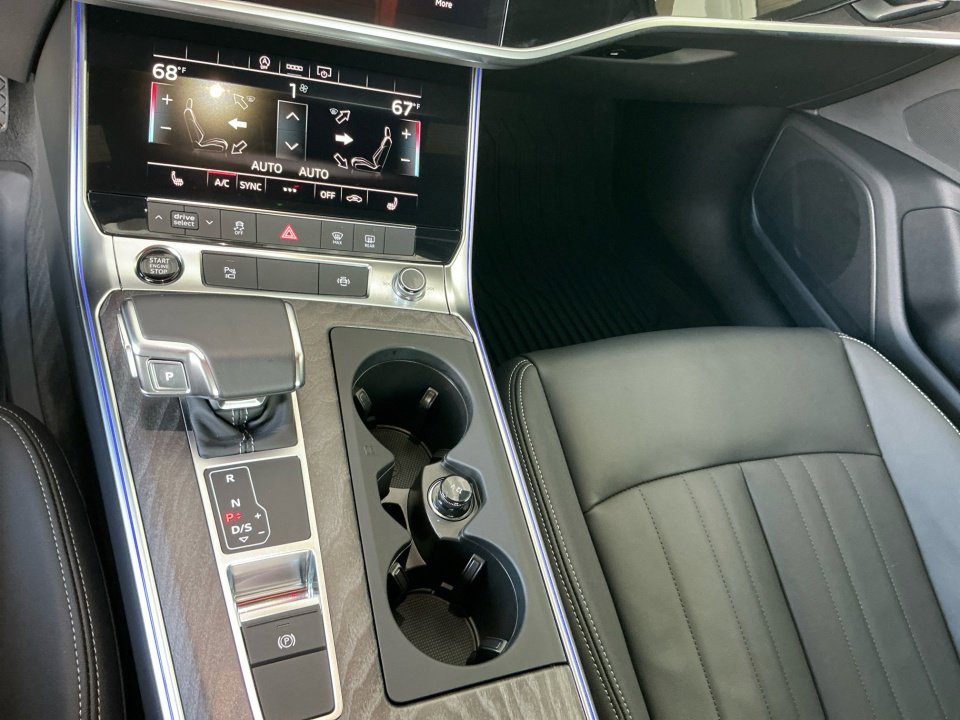 Certified 2025 Audi A6 2.0T Premium image 16