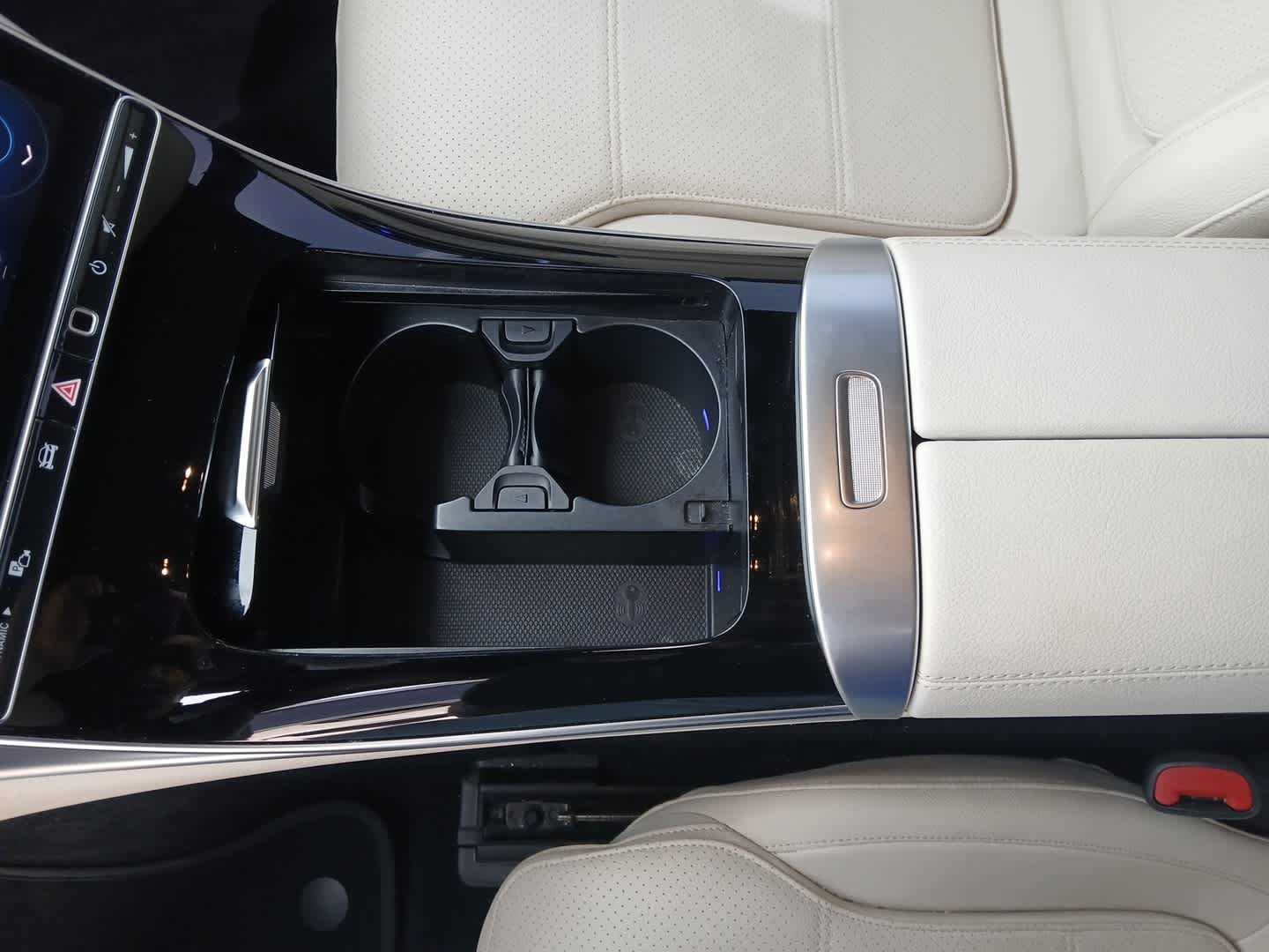 Used 2025 Mercedes-Benz C 300 Sedan image 37
