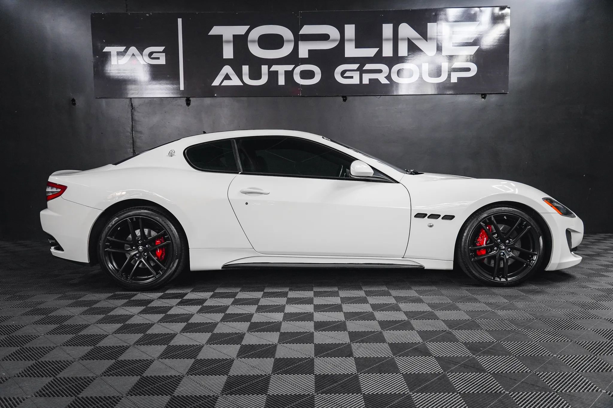Used 2015 Maserati GranTurismo Sport image 23