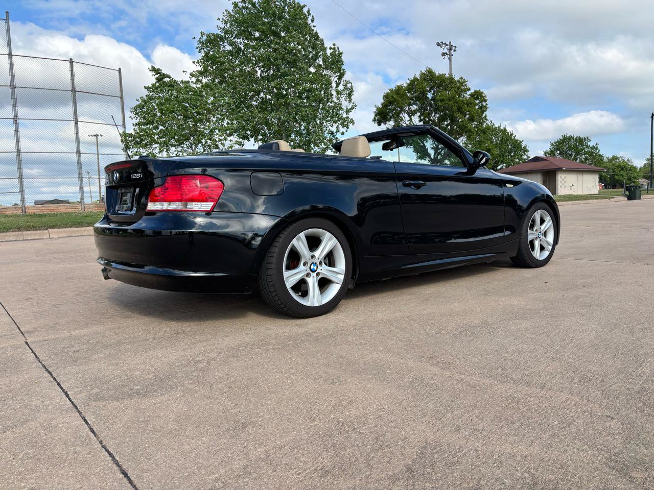 Used 2009 BMW 128i Convertible RWD image 21