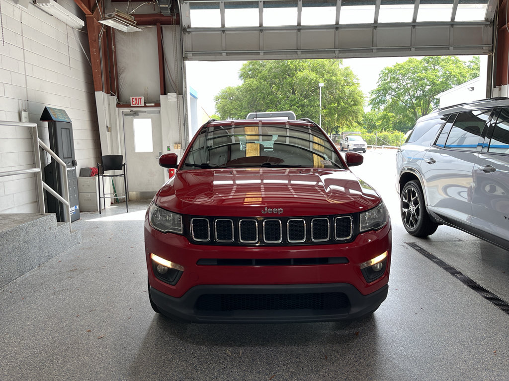 Used 2018 Jeep Compass Latitude w/ Popular Equipment Group FWD image 2