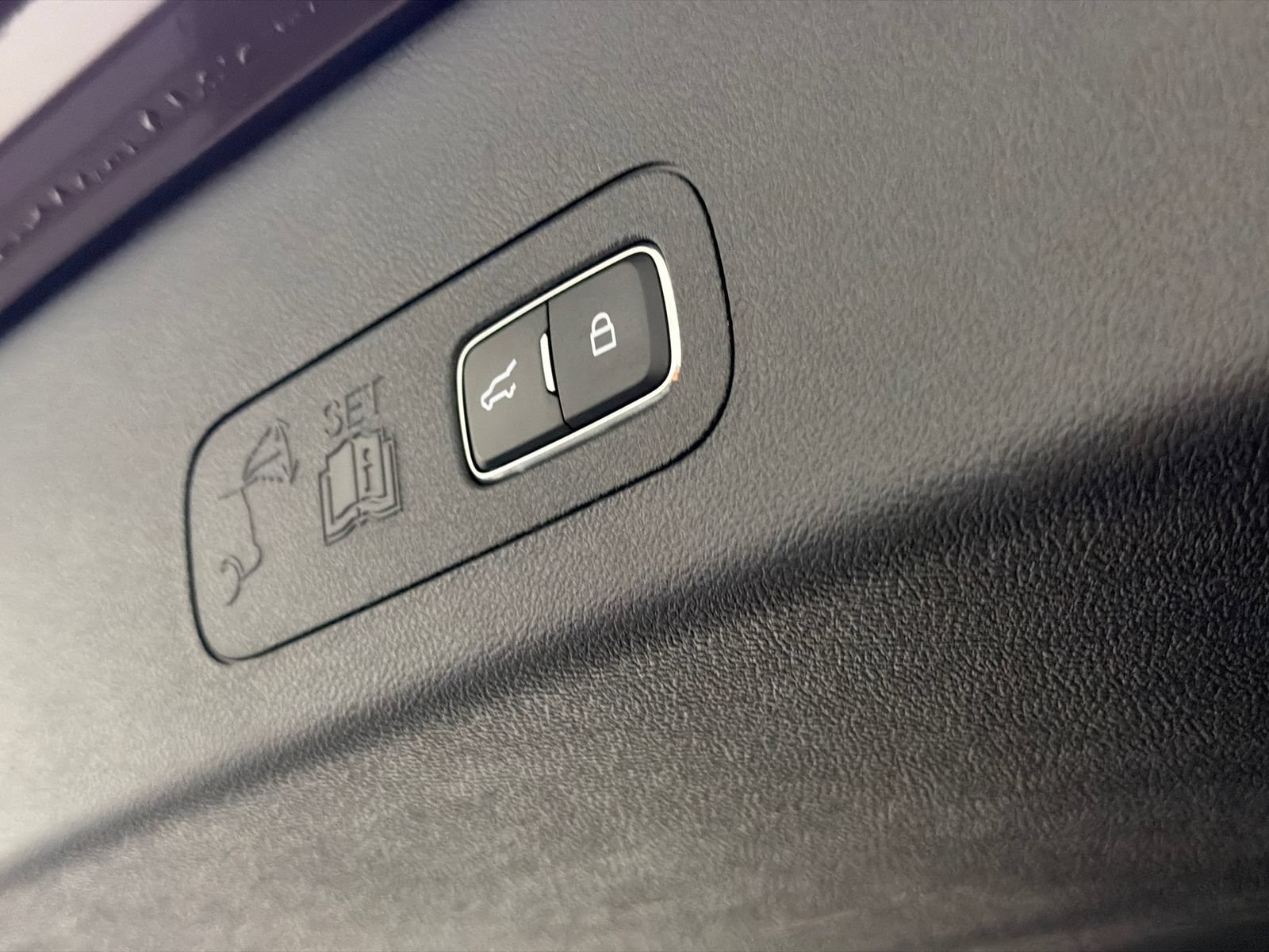 Used 2023 Lincoln Aviator Grand Touring w/ Equipment Group 301A AWD/4WD image 10