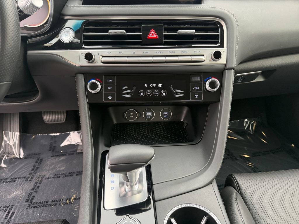 Used 2026 Genesis G70 2.5T image 11