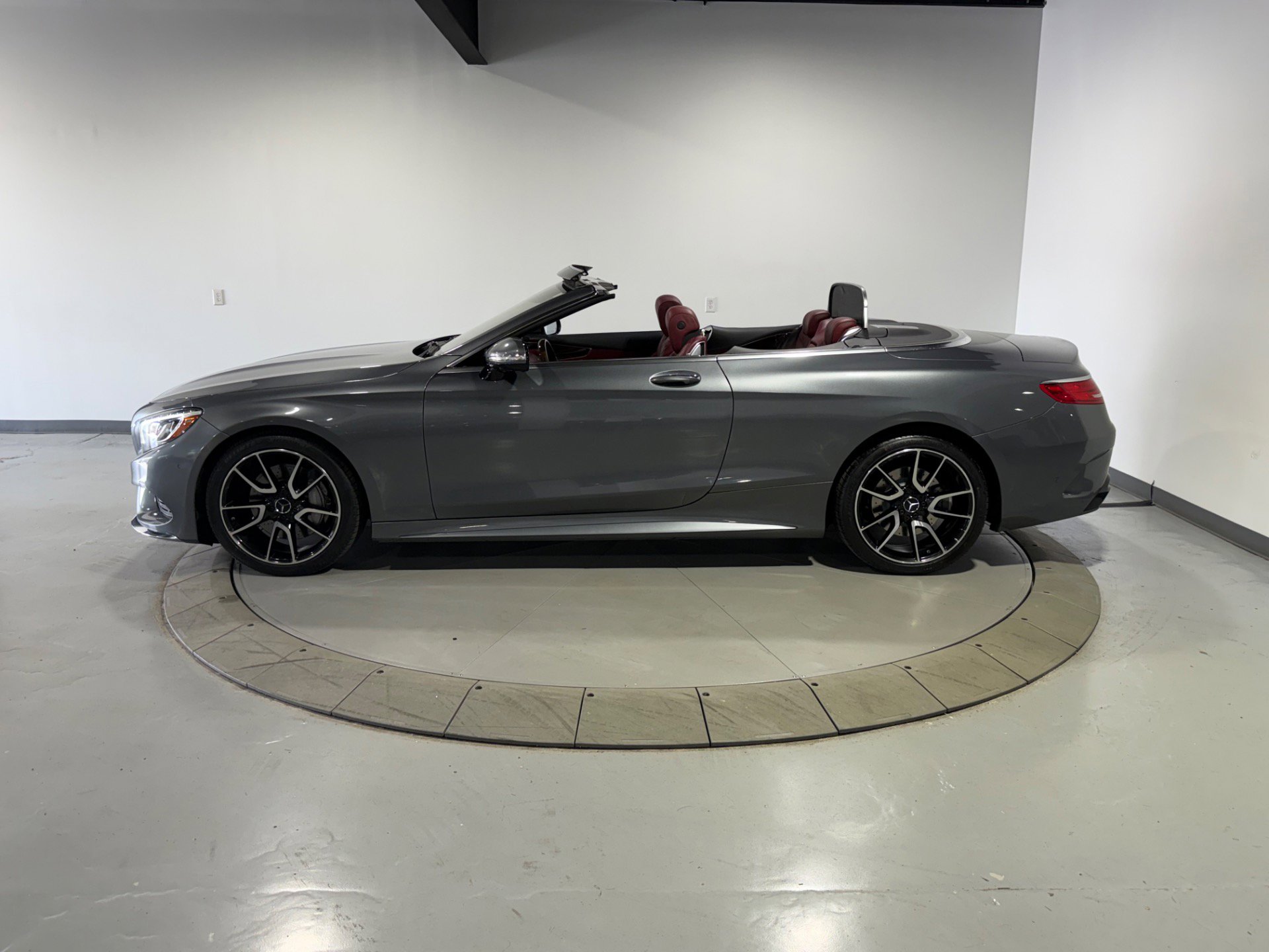 Used 2017 Mercedes-Benz S 550 Cabriolet image 5