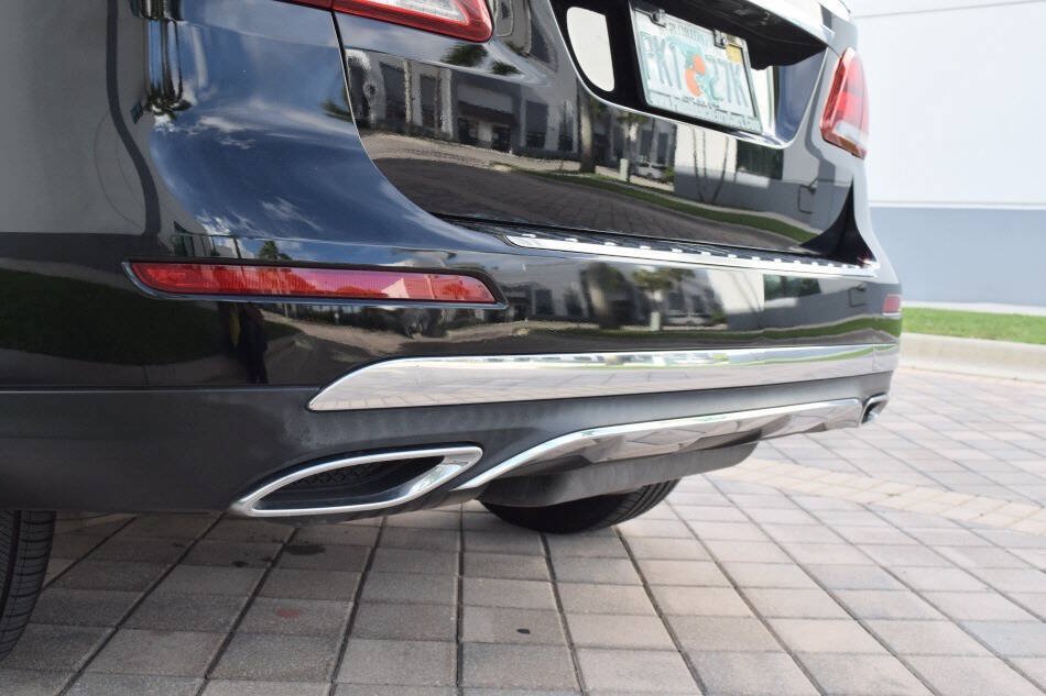 Used 2016 Mercedes-Benz GLE 300d 4MATIC w/ Premium Package image 21