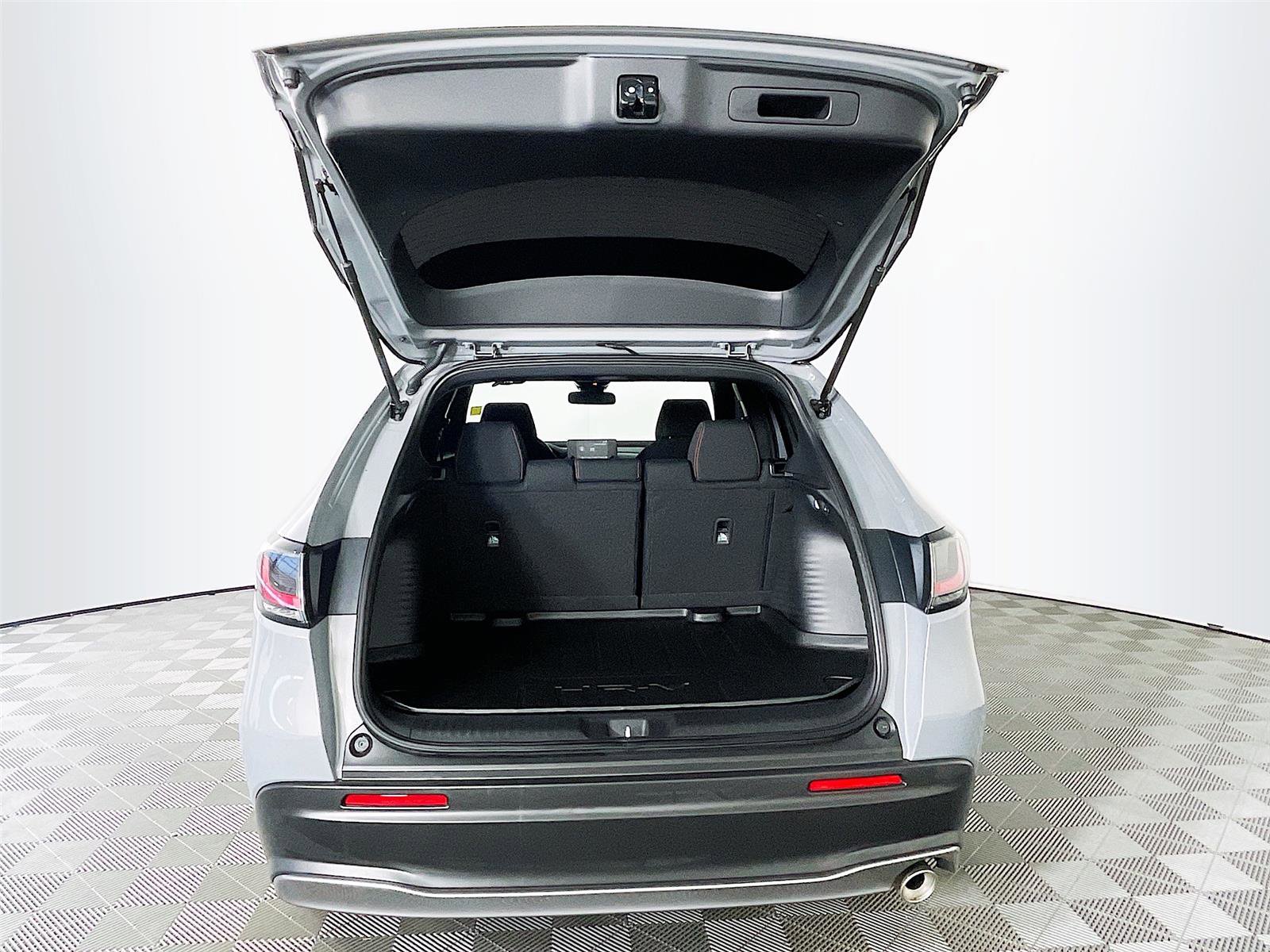 Used 2024 Honda HR-V Sport image 29