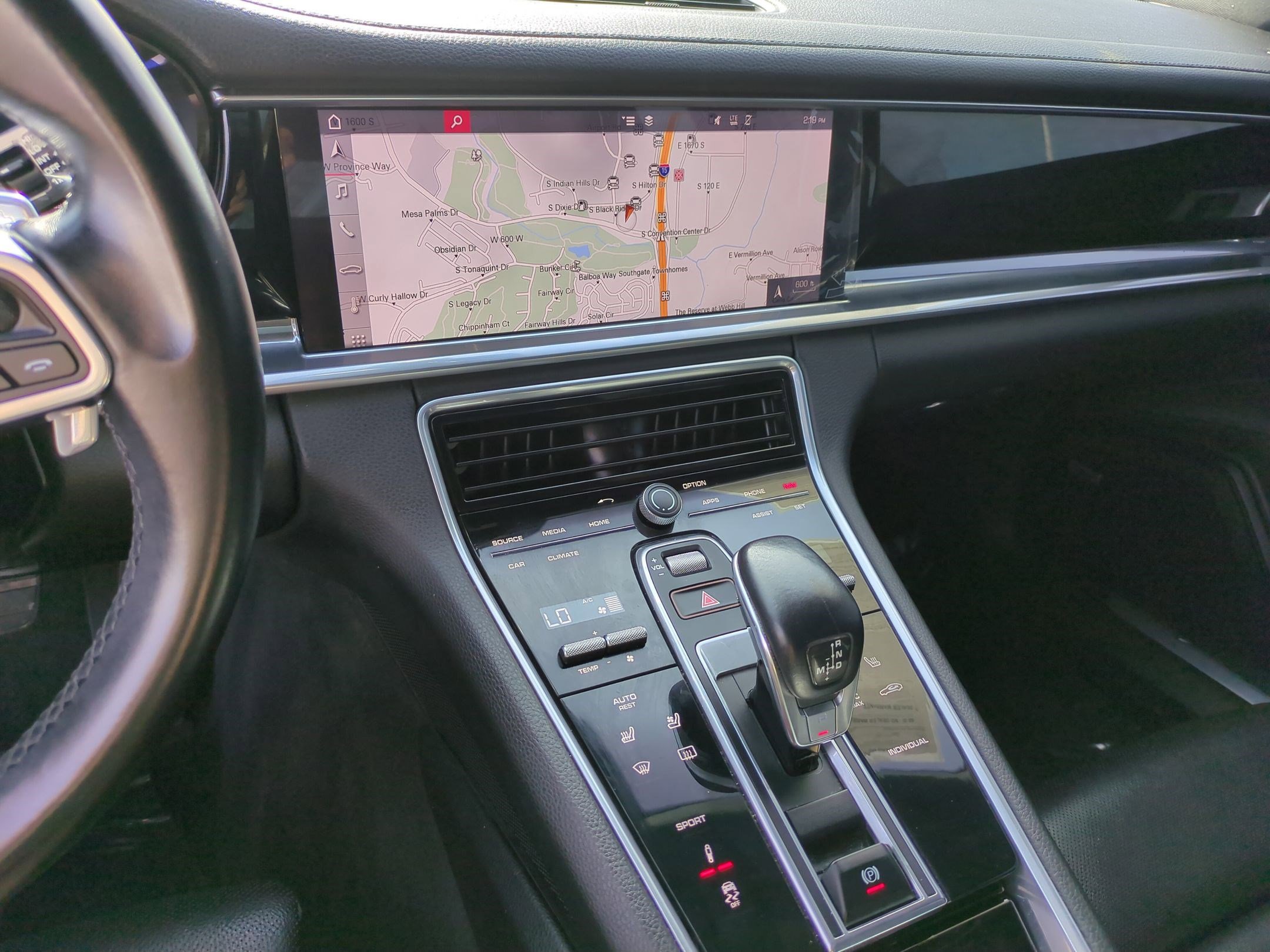 Used 2018 Porsche Panamera 4 image 26