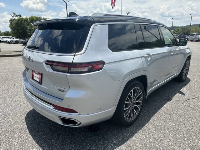 Used 2024 Jeep Grand Cherokee L Summit AWD/4WD image 5