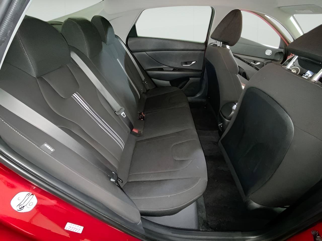 Used 2024 Hyundai Elantra SEL FWD image 31