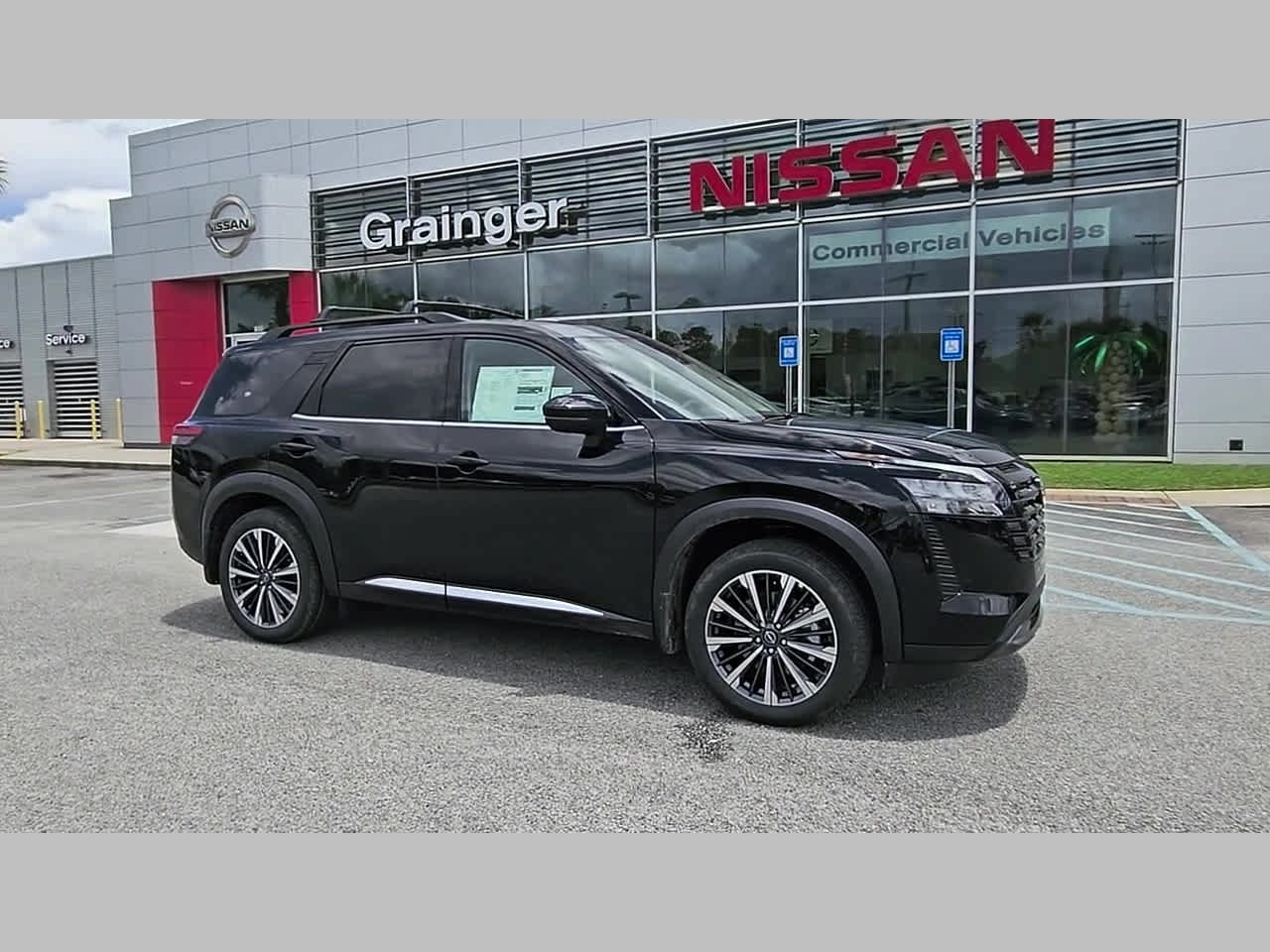 New 2026 Nissan Pathfinder Platinum FWD image 37