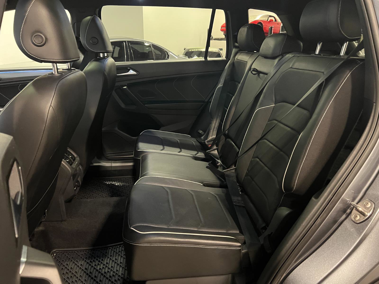 Used 2022 Volkswagen Tiguan SEL R-Line image 27