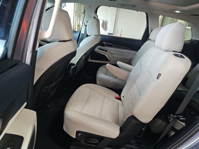 Used 2024 Kia Telluride SX Prestige w/ Towing Package AWD/4WD image 17