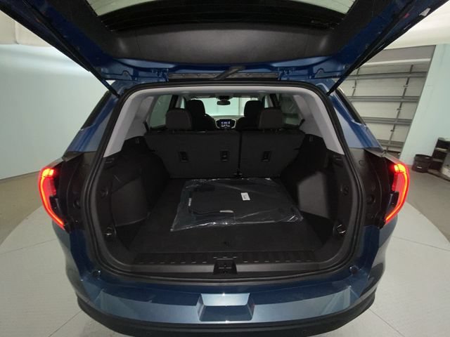 Used 2024 GMC Terrain SLE w/ Driver Convenience Package FWD image 23