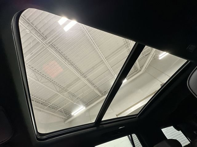 Used 2022 Chevrolet Tahoe RST w/ Sport Performance Package image 33