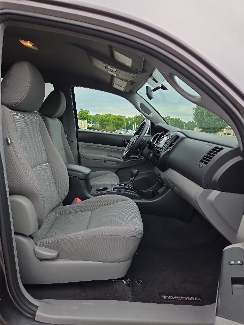 Used 2015 Toyota Tacoma PreRunner w/ Convenience Package RWD image 15