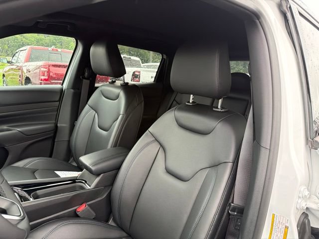 New 2026 Jeep Compass Limited w/ Sun, Sound & Navigation Group AWD/4WD image 15