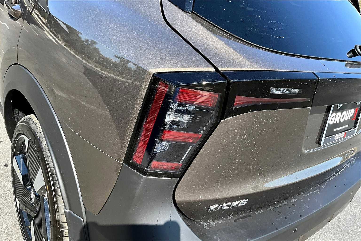 New 2026 Nissan Kicks SR image 14