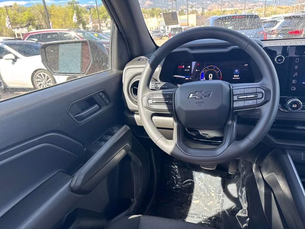 Used 2025 Chevrolet Colorado Trail Boss image 32