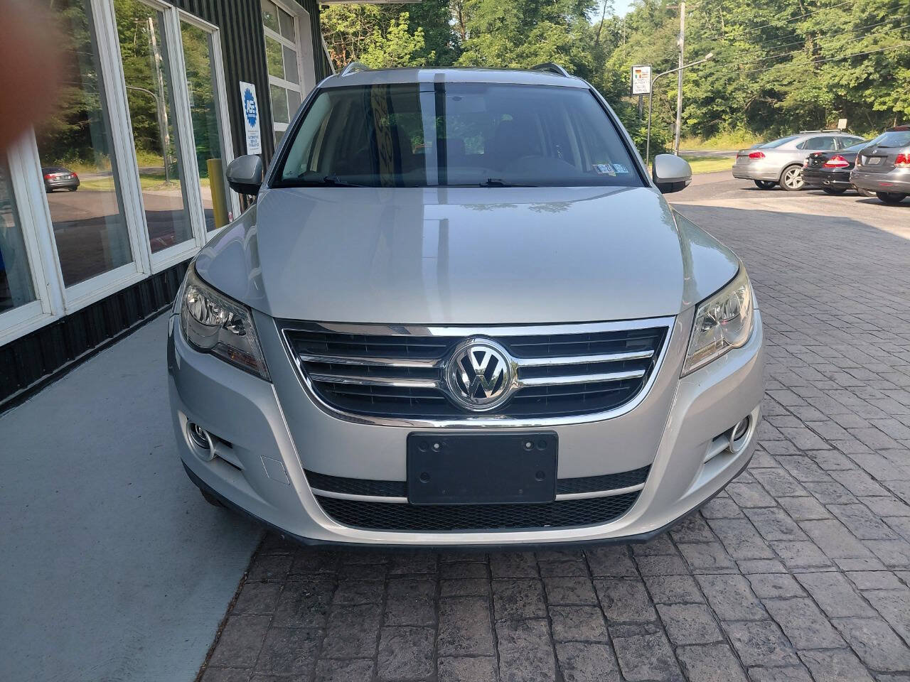 Used 2009 Volkswagen Tiguan SE AWD/4WD image 3