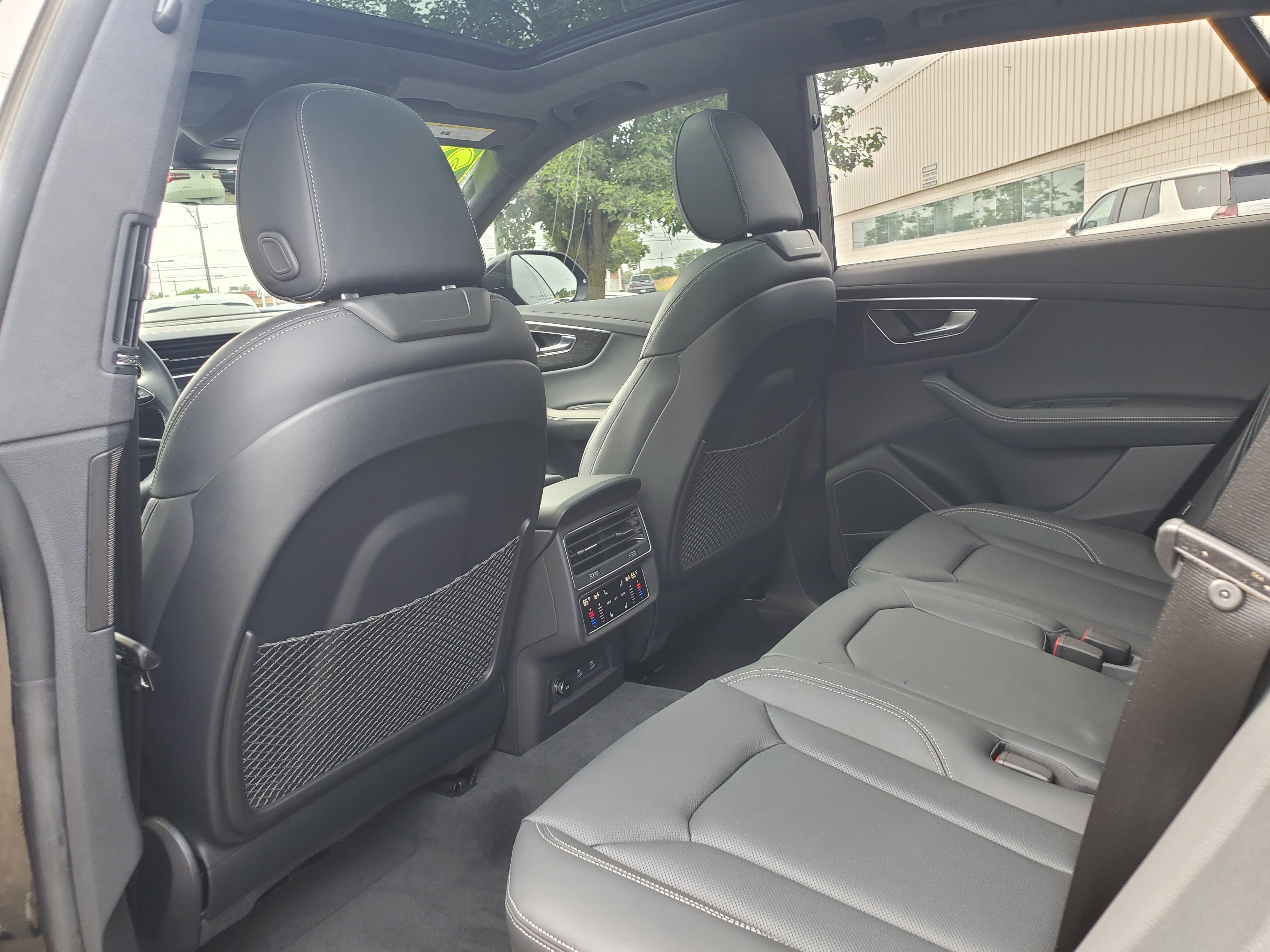 Used 2025 Audi Q8 Prestige AWD/4WD image 35