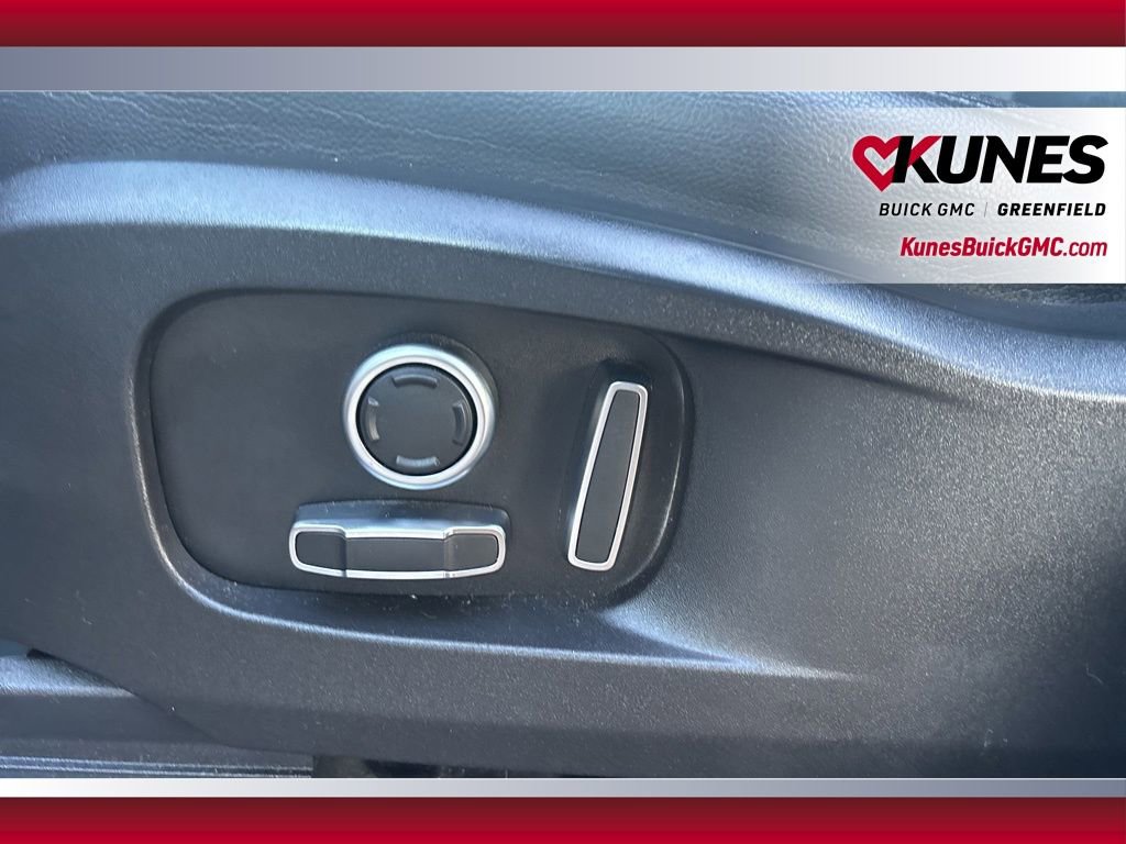 Used 2024 Land Rover Defender 130 X-Dynamic SE image 22