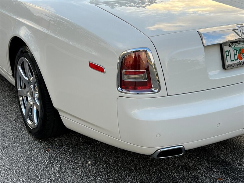 Used 2010 Rolls-Royce Phantom Coupe RWD image 10