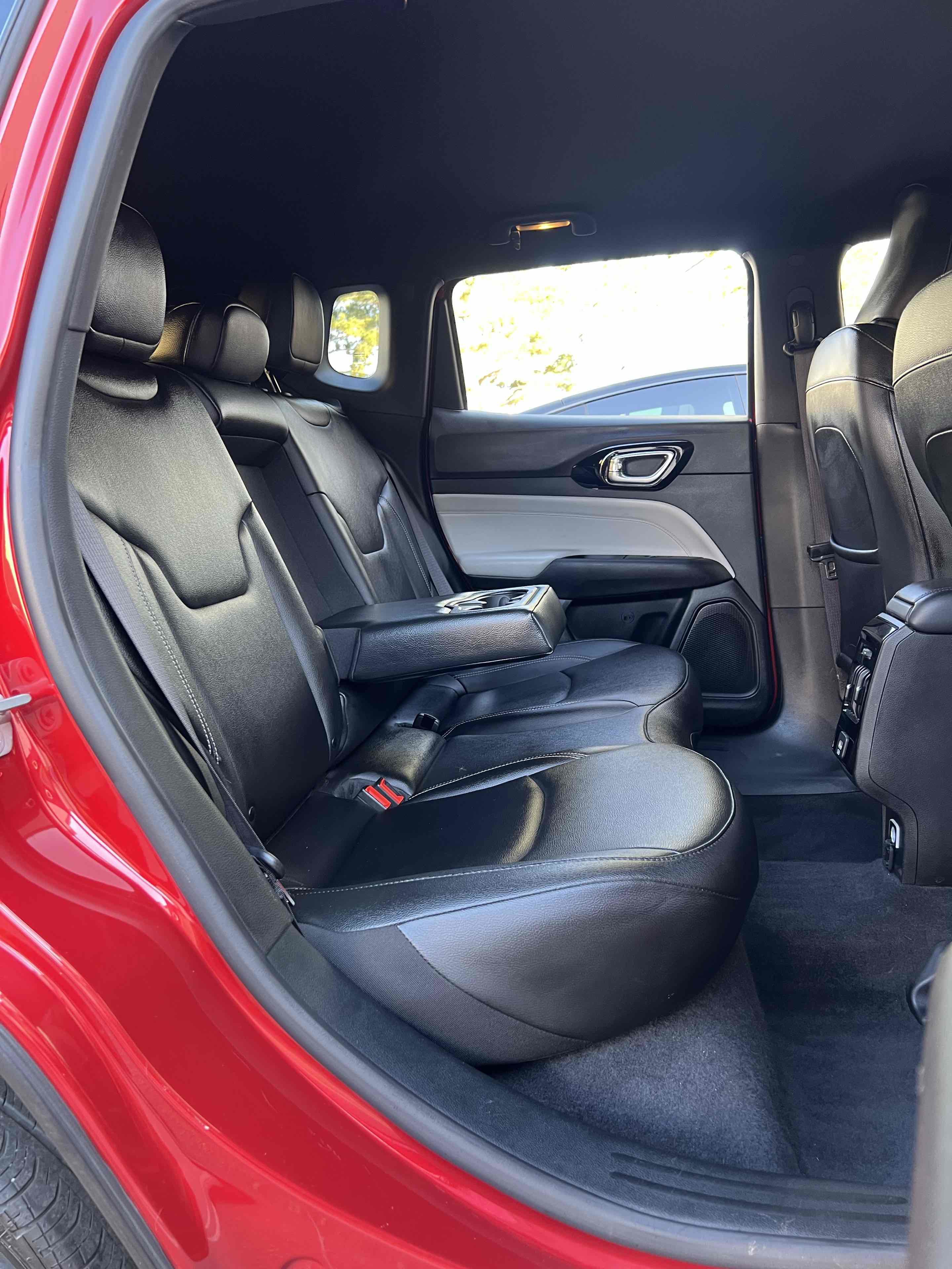 Used 2025 Jeep Compass Limited image 34