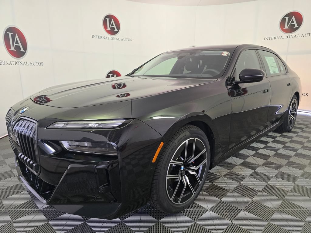 Used 2025 BMW 760i xDrive AWD/4WD image 5