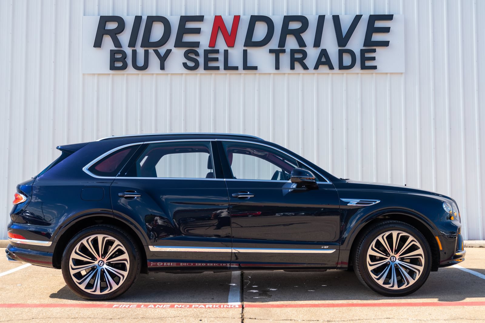 Used 2021 Bentley Bentayga AWD/4WD image 7