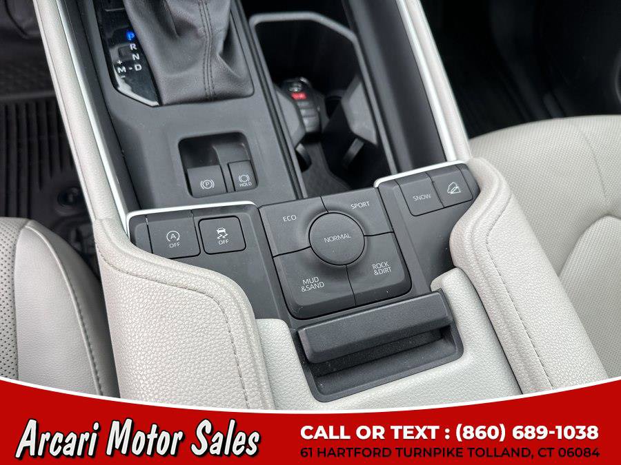 Used 2024 Toyota Grand Highlander AWD image 27