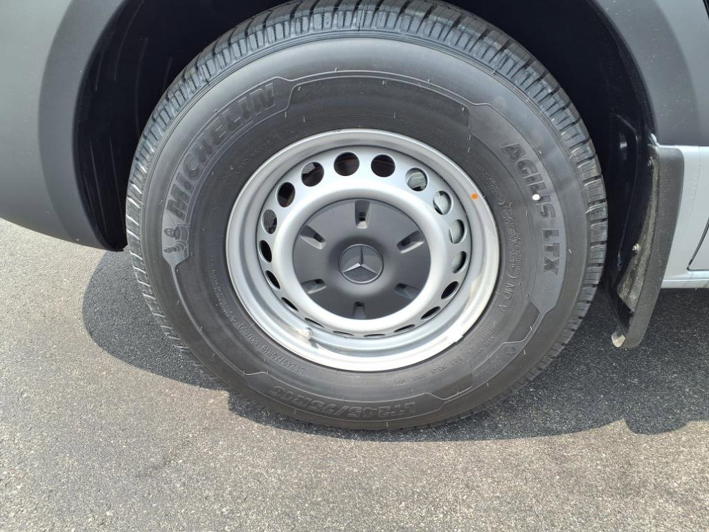 New 2025 Mercedes-Benz Sprinter 2500 image 10