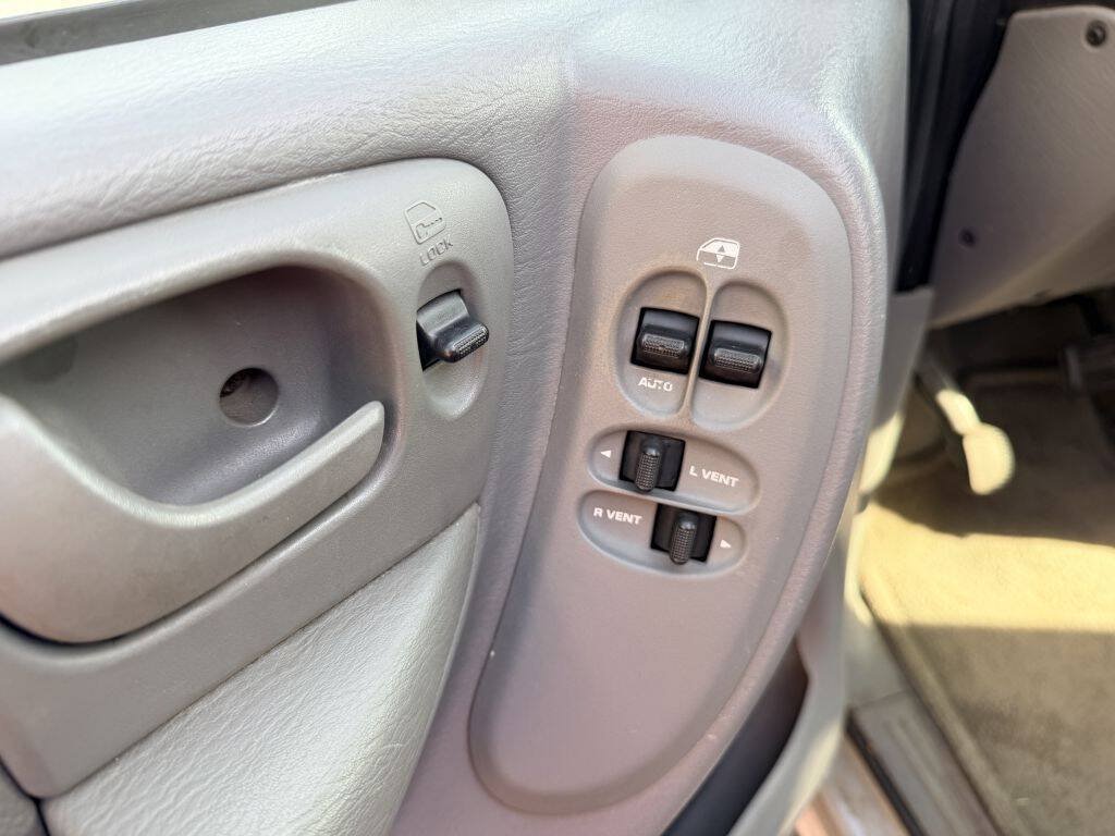 Used 2005 Dodge Grand Caravan SE w/ Popular Equipment Group I FWD image 8
